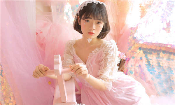 若羌供卵试管代怀生子多少钱？这一直是很多不孕不育家庭关注的话题。在中国，不孕不育的发生率越来越高，根据《中国不孕不育现状调研报告》显示，育龄夫妇的不孕不育率从20年前的3%增长至现在的12.5%-18.2%，患者人数高达6000万以上。在这样的背景下，许多家庭通过供卵试管来实现自己的生育梦想。那么，供卵试管代怀生子的费用到底是多少呢？